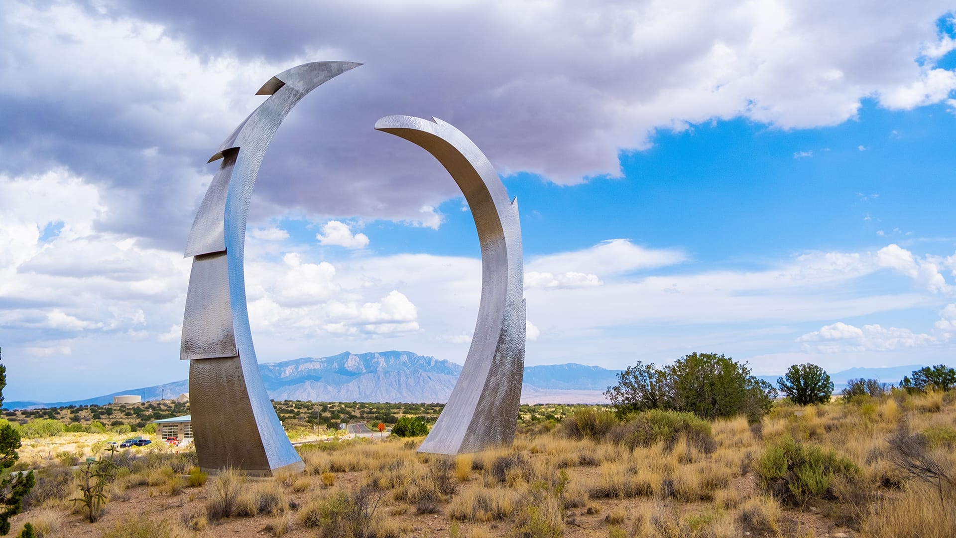 Mariposa's wings statue