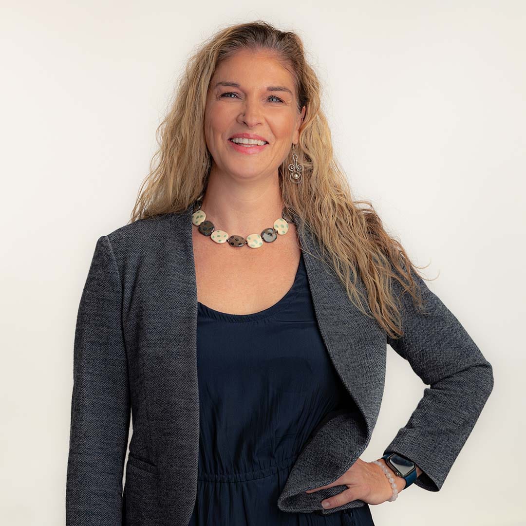 Jennifer Barefoot headshot