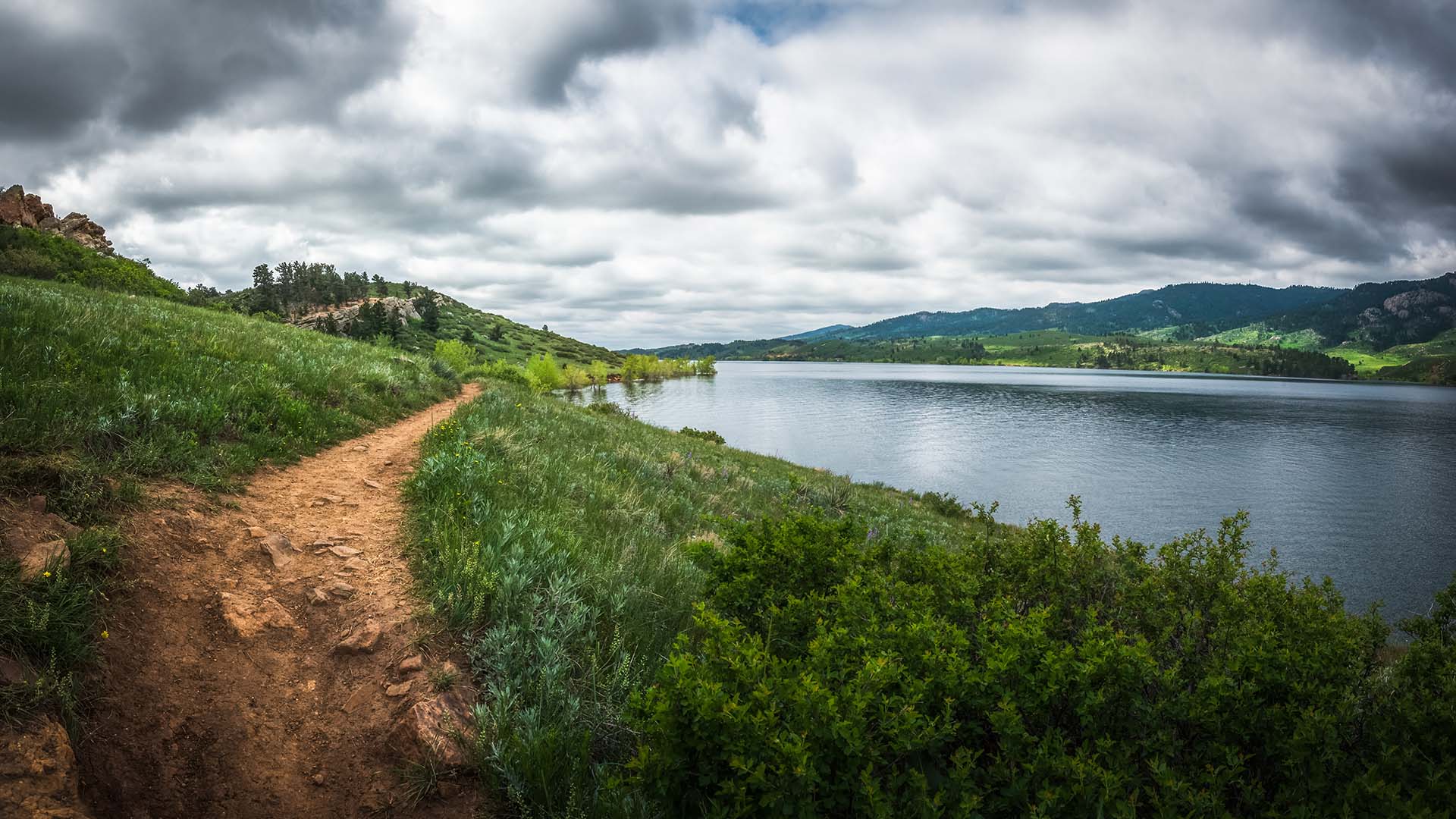 trail by a reservoir in Fort Collins Colorado
